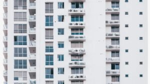 Orientação jurídica para condôminos e síndicos